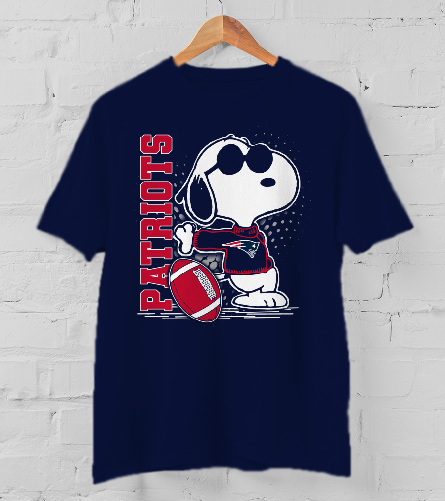 Patriots New England Football Snoopy T-Shirt
