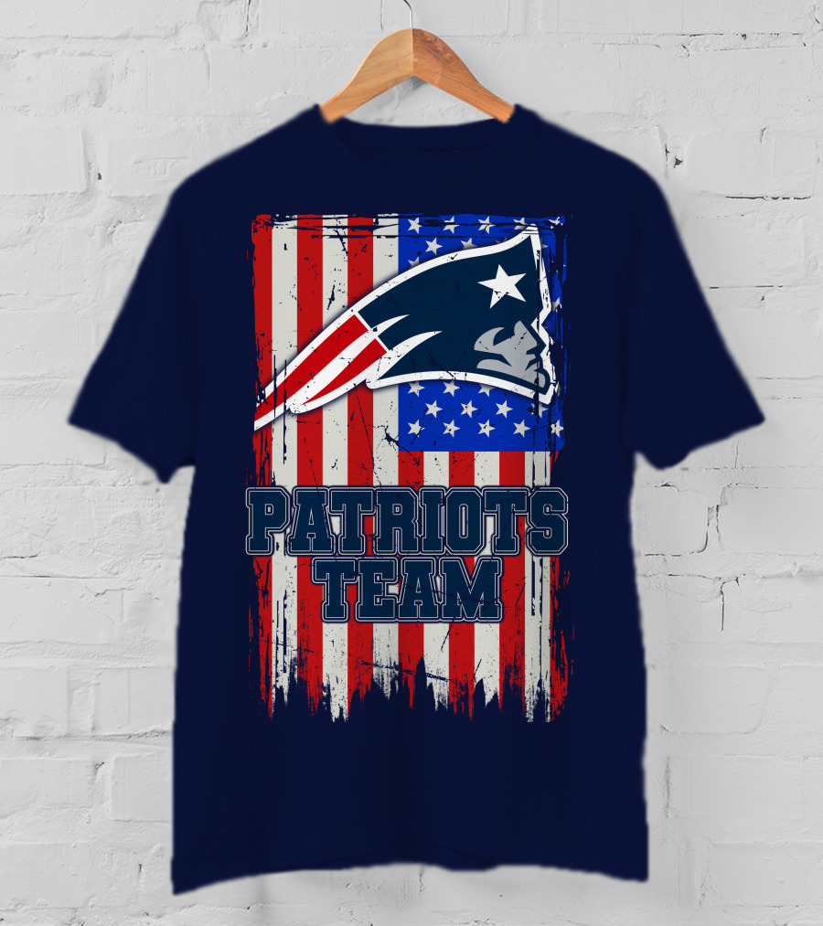 New England Patriots Team Logo With American Flag T-Shirt