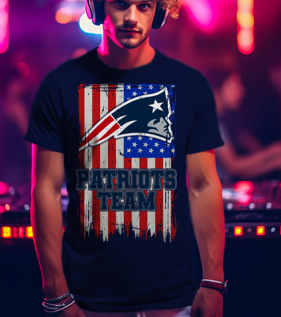 New England Patriots Team Logo With American Flag T-Shirt