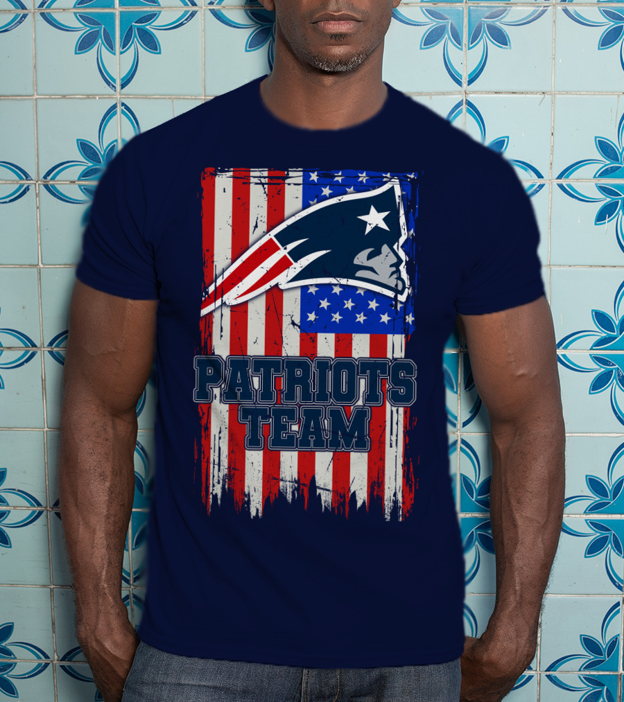New England Patriots Team Logo With American Flag T-Shirt