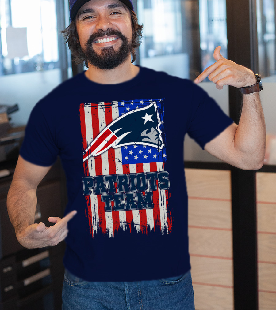 New England Patriots Team Logo With American Flag T-Shirt