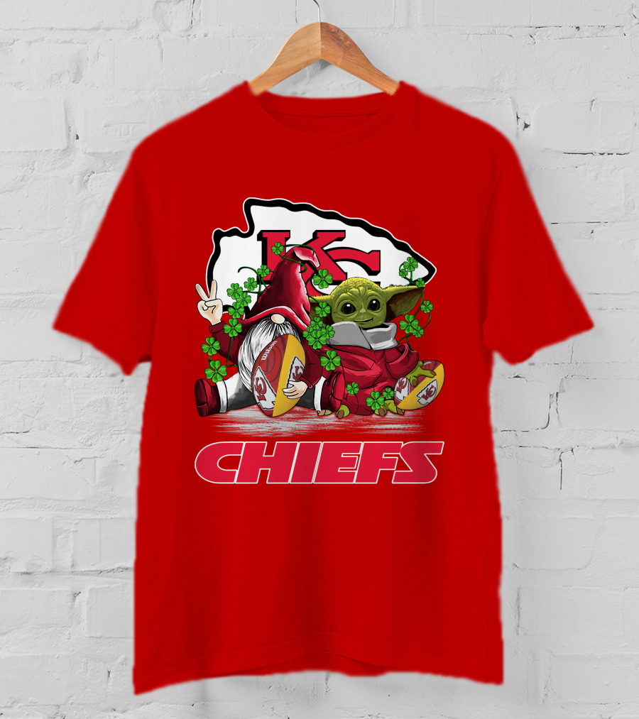 Kansas City Chiefs St. Patrick’s Day Baby Yoda And Gnome Football Shamrocks T-Shirt