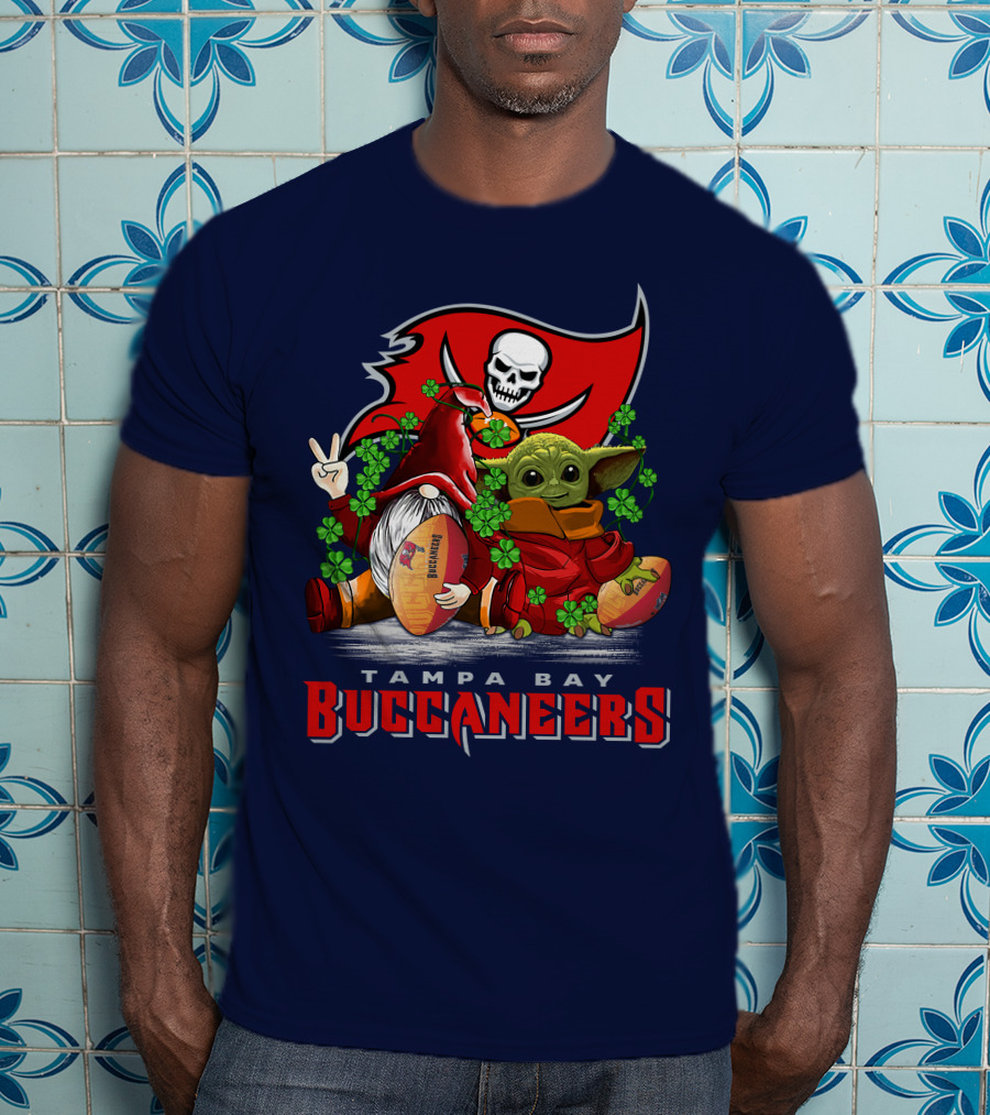 Tampa Bay Buccaneers Gnome And Baby Alien Football Peace T-Shirt