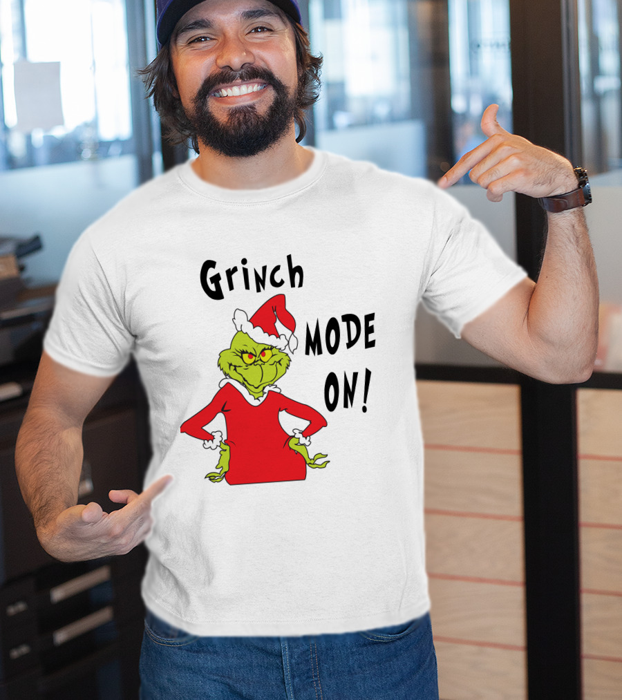 Grinch Mode On Santa Hat Red T-Shirt