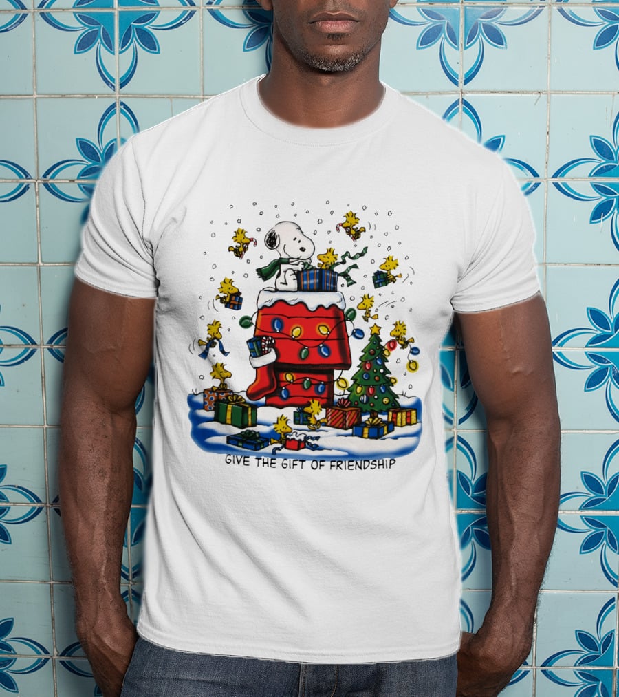 Snoopy Christmas House With Woodstock And Gifts Give The Gift Of Friendship T-Shirt