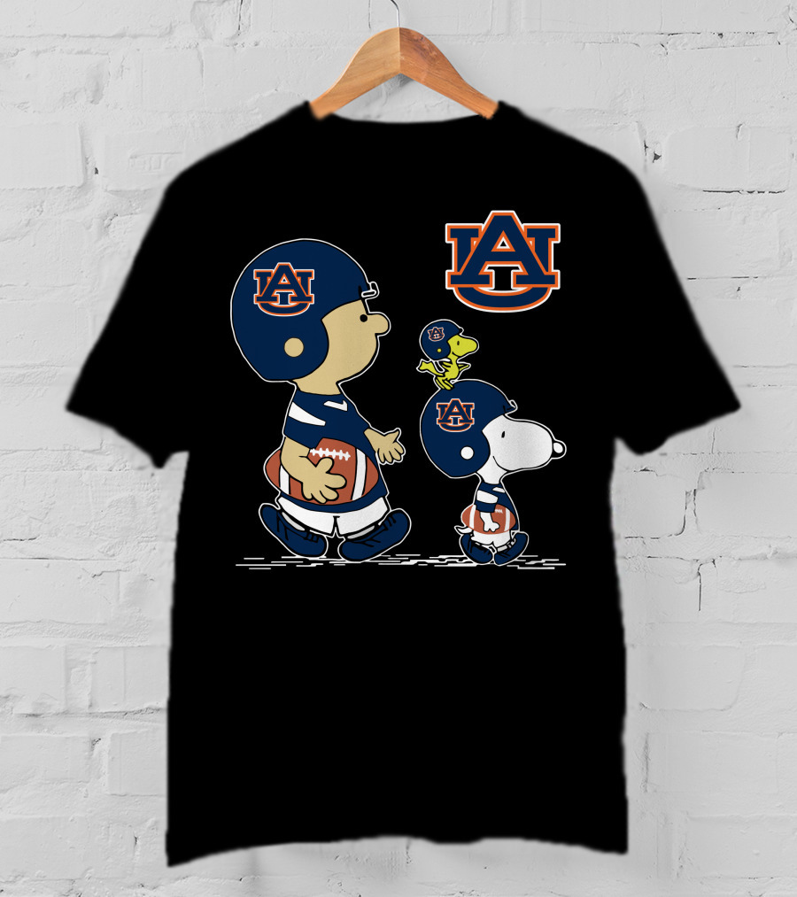 Auburn Tigers Snoopy And Woodstock Football Helmet T-Shirt