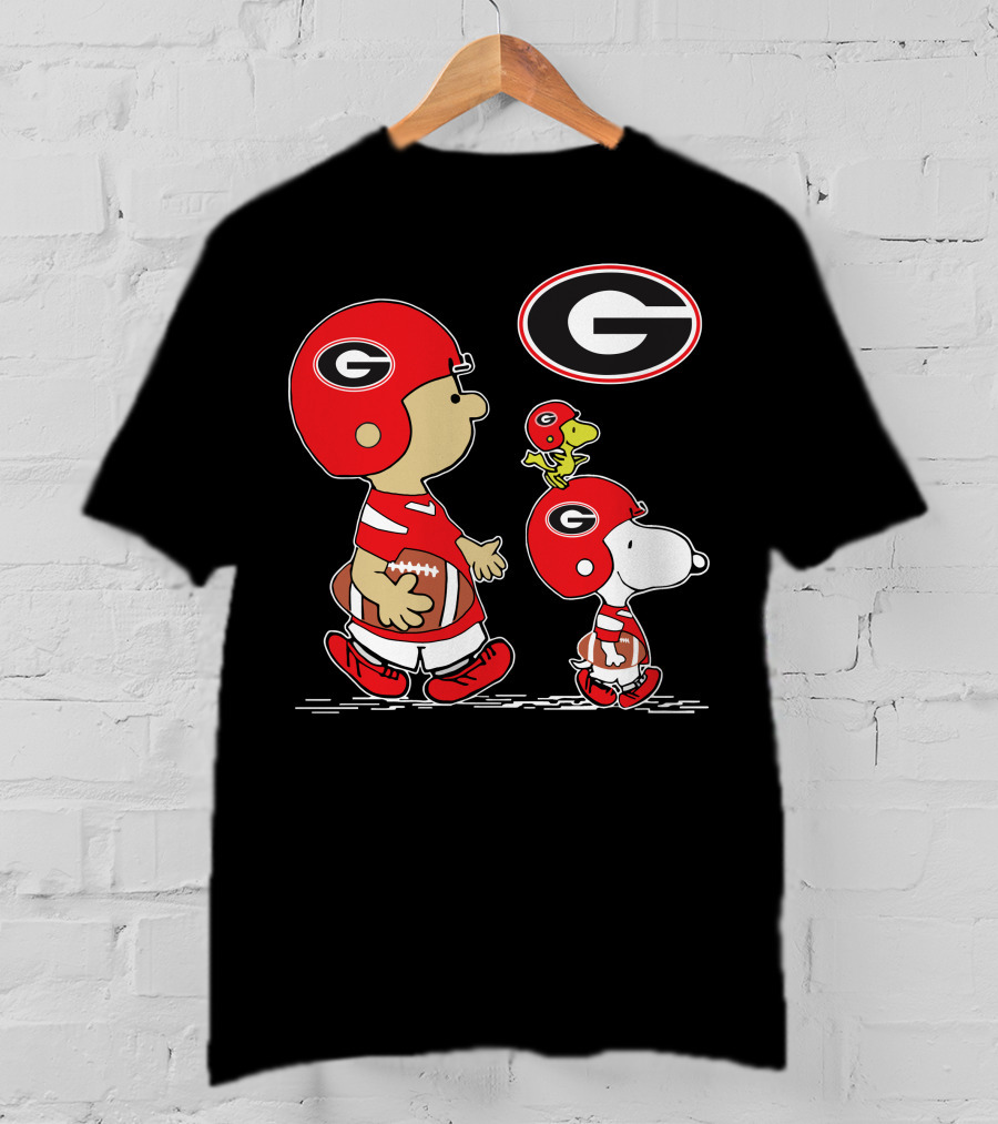 Georgia Bulldogs Charlie Brown And Snoopy Football Team Spirit T-Shirt