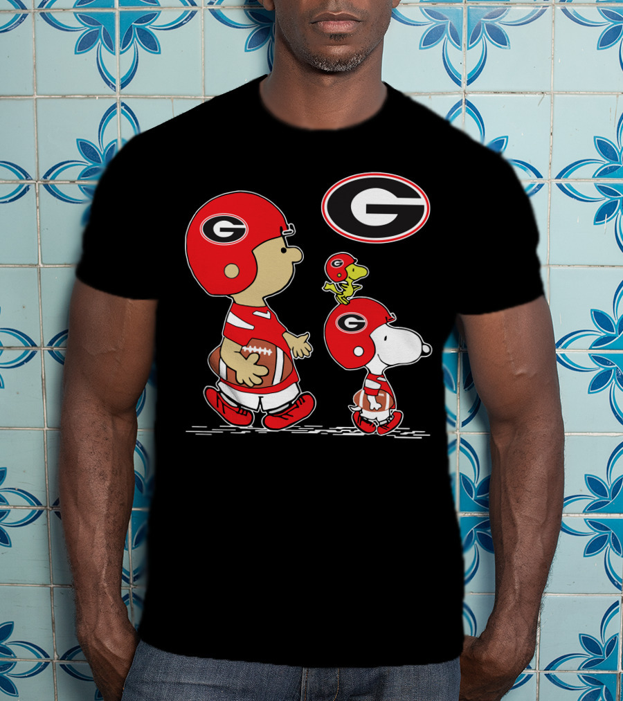 Georgia Bulldogs Charlie Brown And Snoopy Football Team Spirit T-Shirt