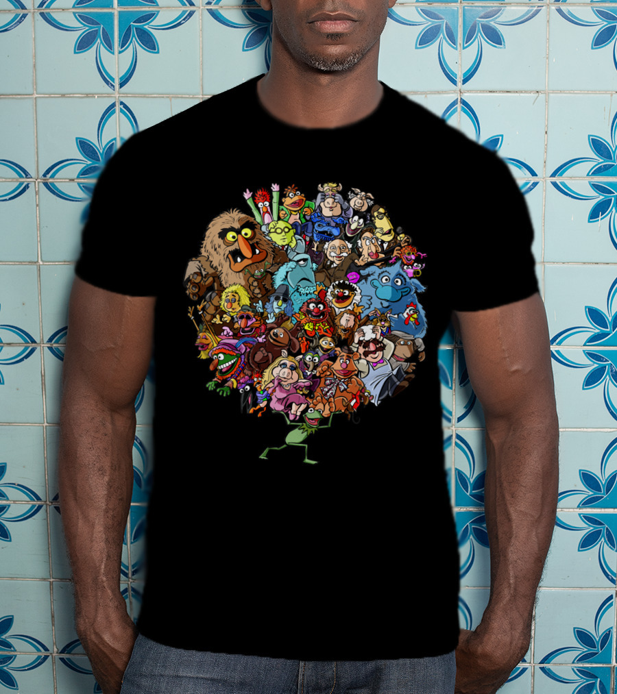 Muppets World Of Friendship Characters In Vibrant Group Circle T-Shirt