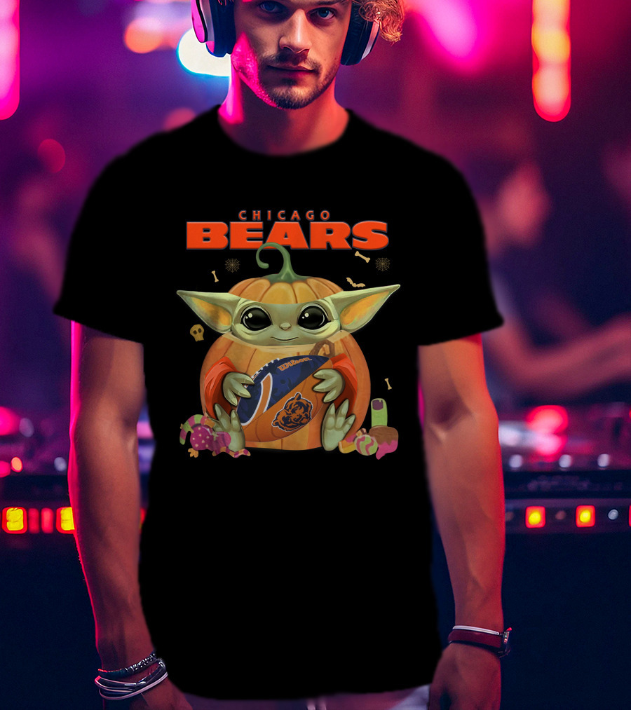 Chicago Bears Baby Yoda Halloween Football T-Shirt