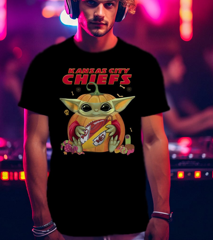 Kansas City Chiefs Yoda Pumpkin Football Halloween Style T-Shirt