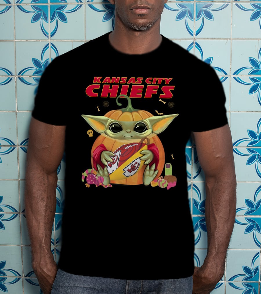Kansas City Chiefs Yoda Pumpkin Football Halloween Style T-Shirt