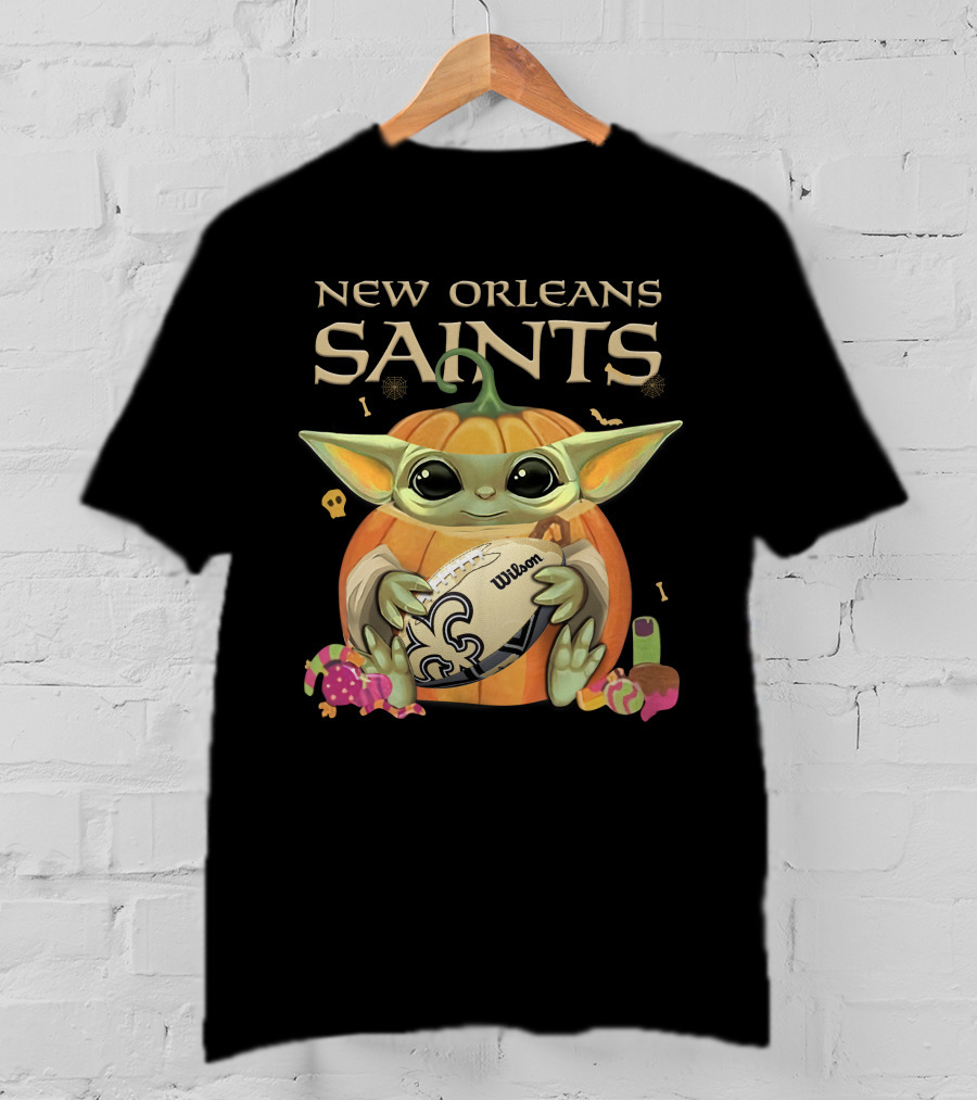 Yoda New Orleans Saints Halloween Football Pumpkin Wilson Ball T-Shirt