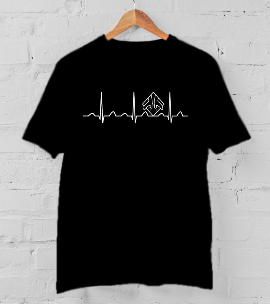 Chiropractor Heartbeat Spine EKG Line Art T-Shirt