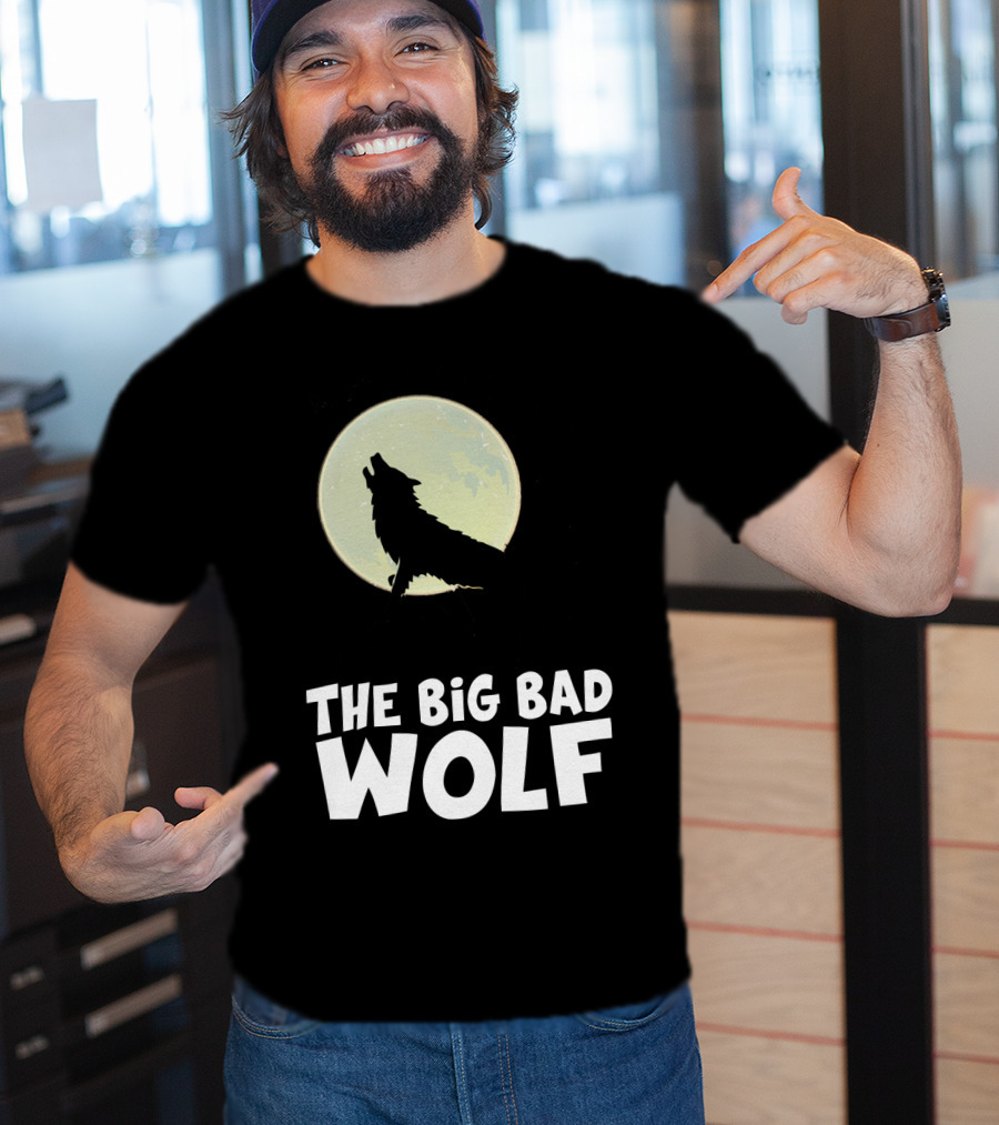 The Big Bad Wolf Howling At Moon With Flying Bat Halloween T-Shirt