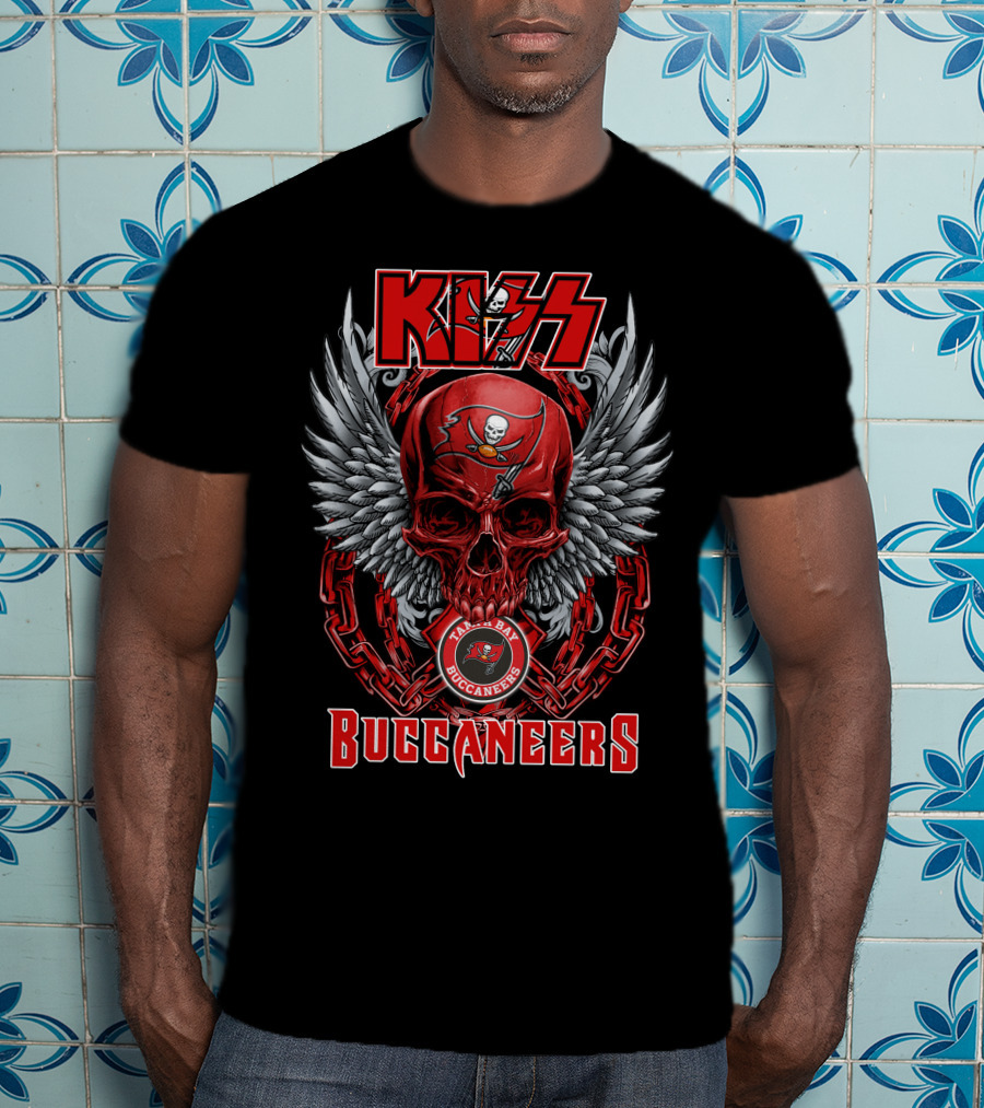 Kiss Tampa Bay Buccaneers Skull With Chains And Wings T-Shirt
