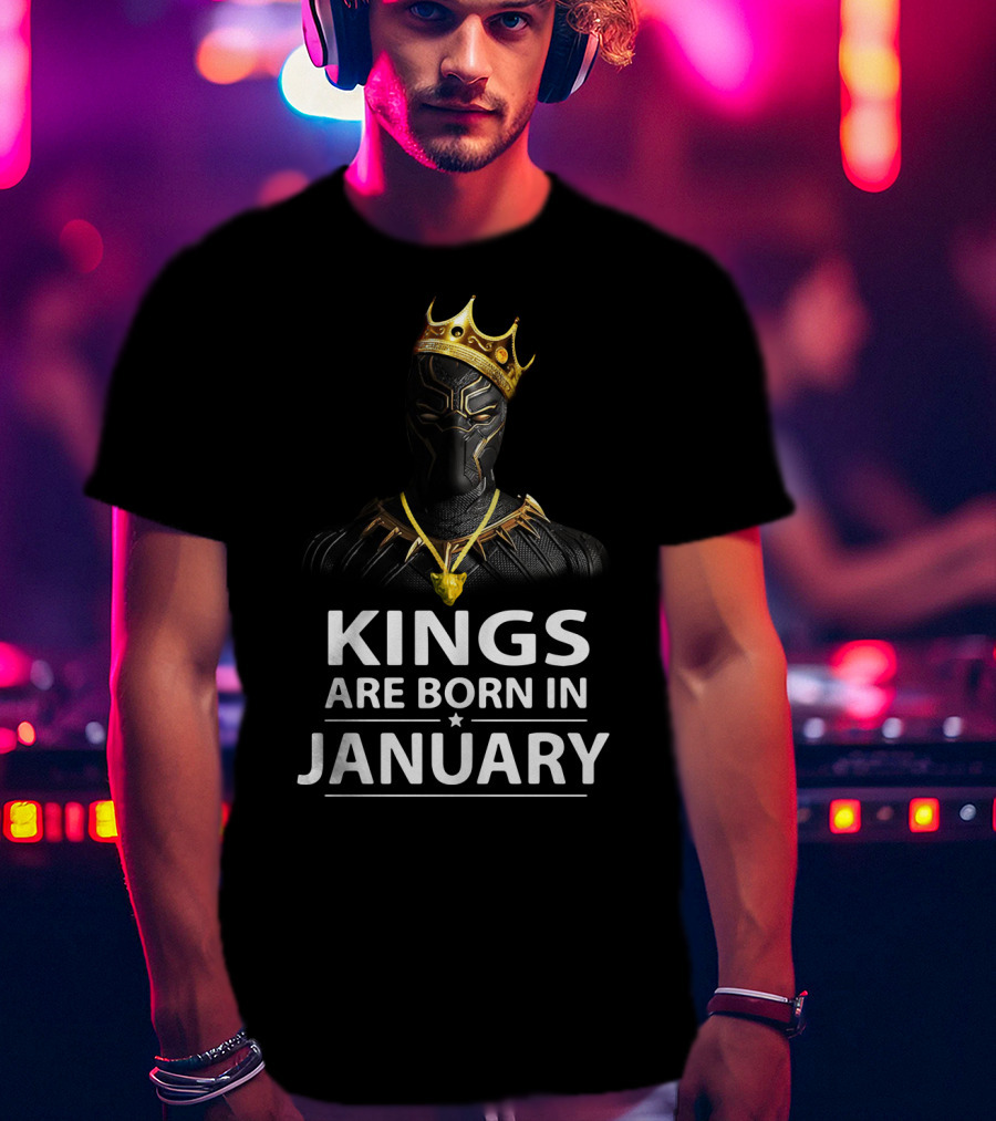 Kings Are Born In January Black Panther With Crown And Necklace T-Shirt