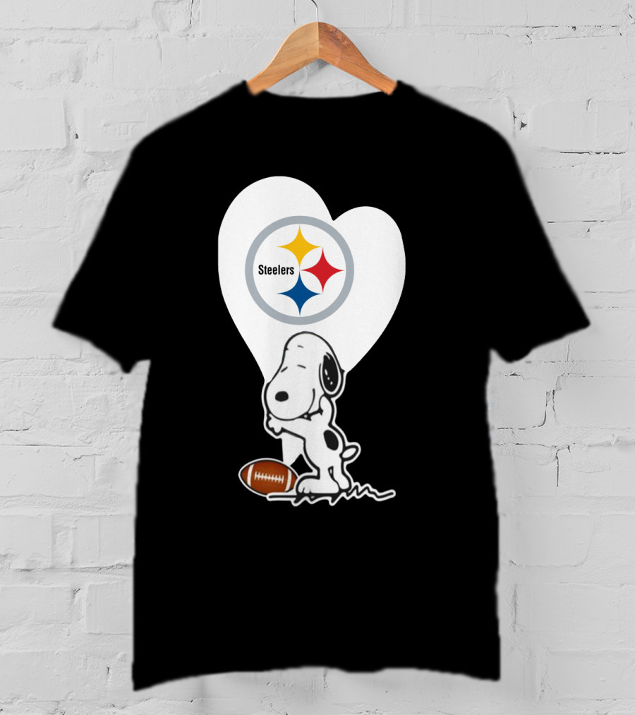 Pittsburgh Steelers Snoopy Heart And Football T-Shirt