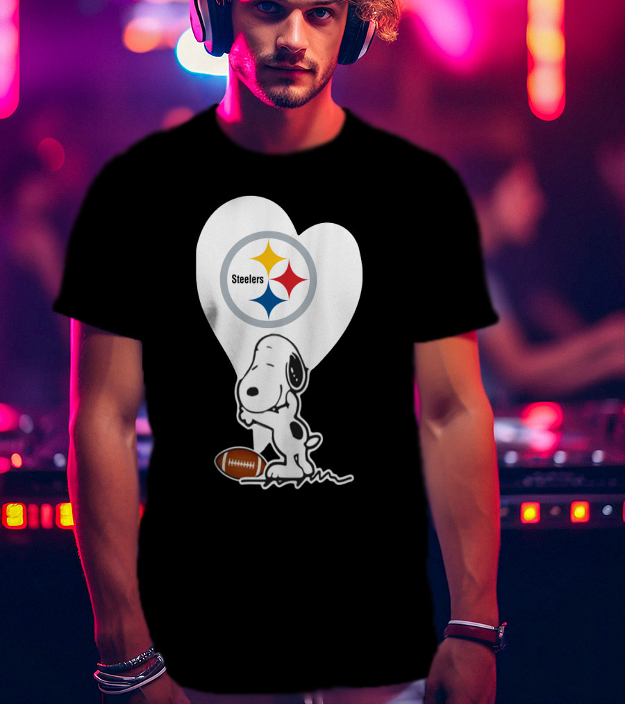 Pittsburgh Steelers Snoopy Heart And Football T-Shirt
