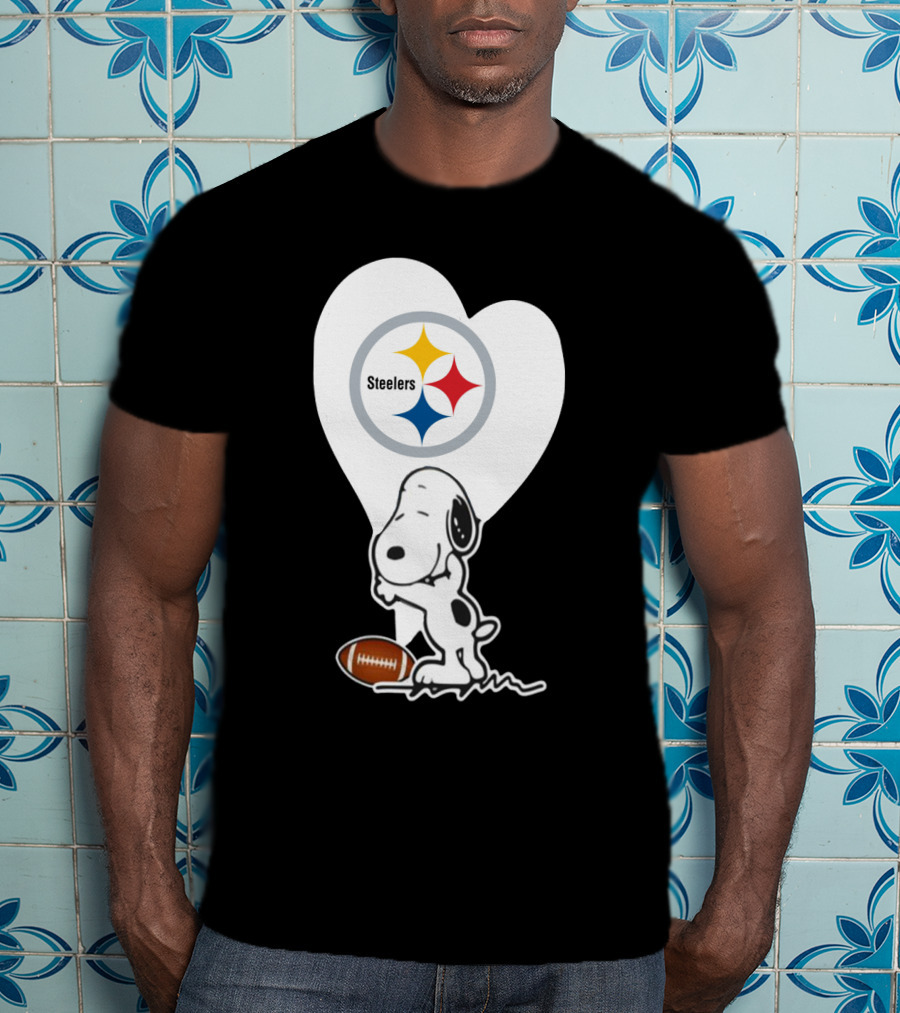 Pittsburgh Steelers Snoopy Heart And Football T-Shirt