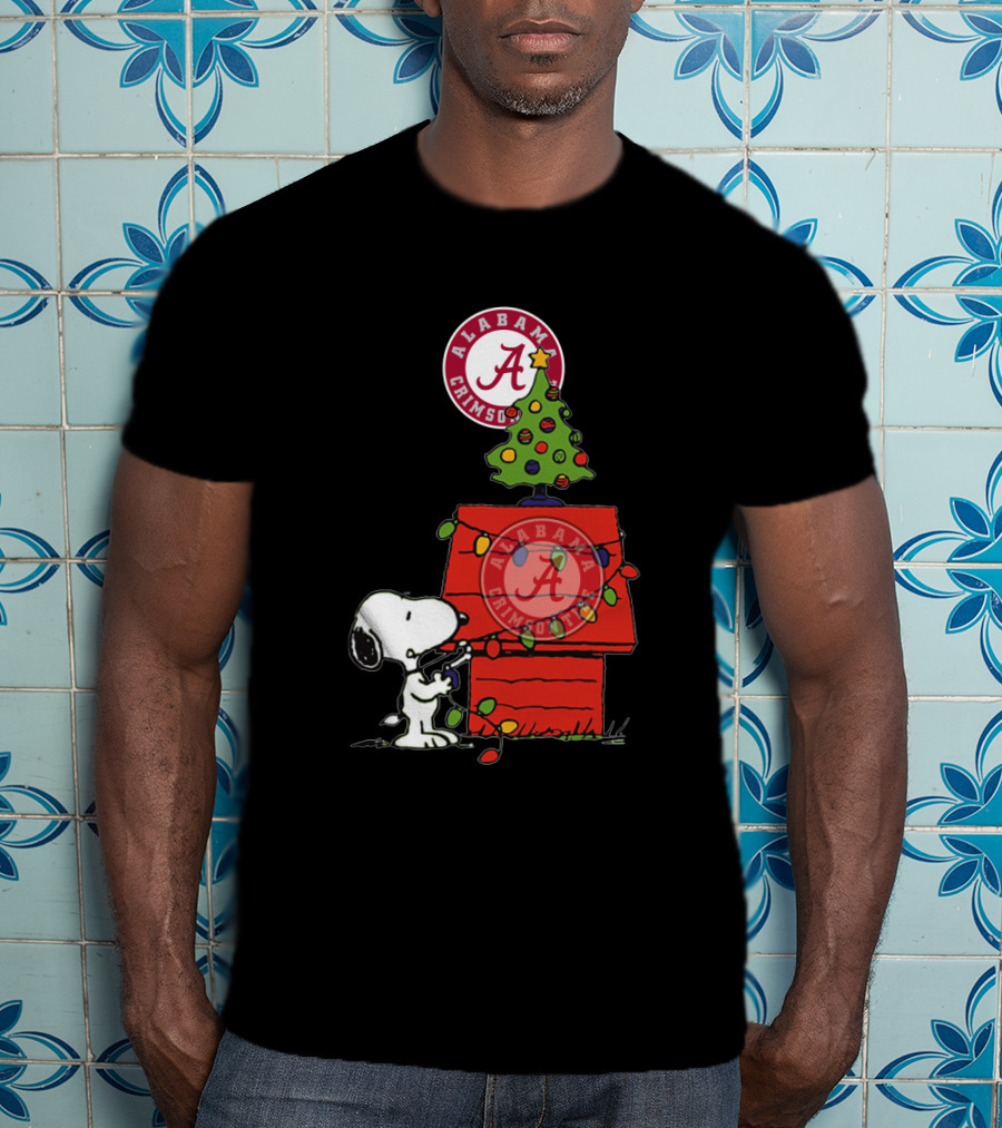 Alabama Crimson Tide Snoopy Christmas Tree Doghouse T-Shirt