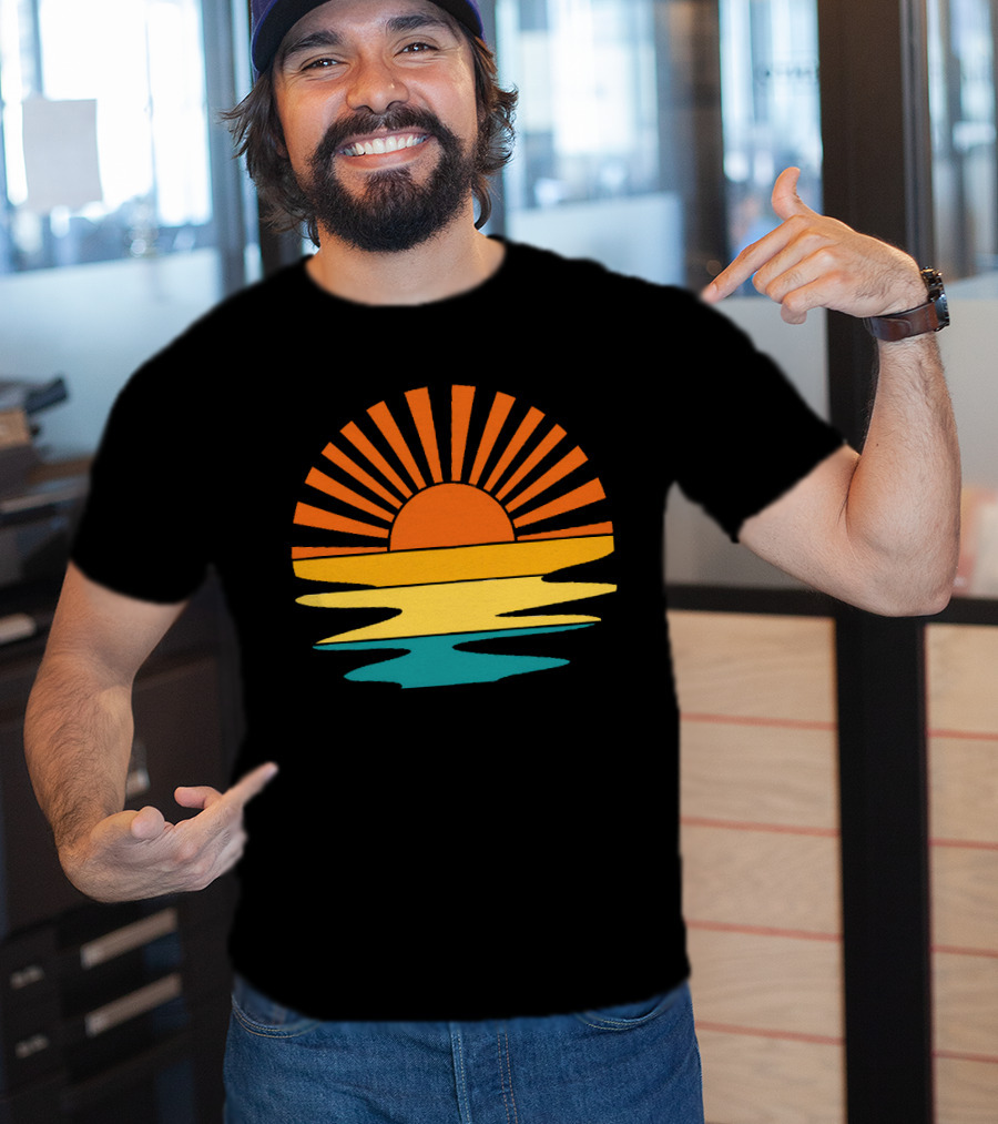 Retro Sunset Rays Wavy Vintage Sunshine Sunburst Ocean Horizon T-Shirt