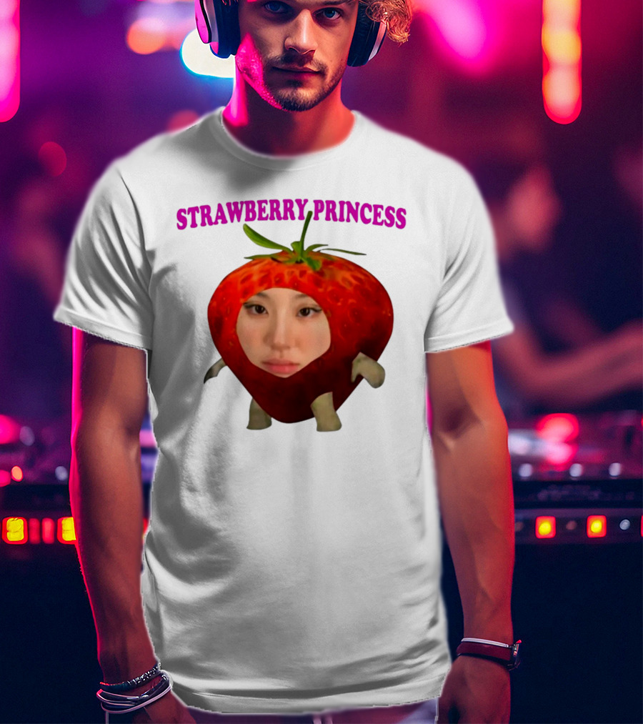 Chaeyoung Strawberry Princess In A Strawberry Costume T-Shirt