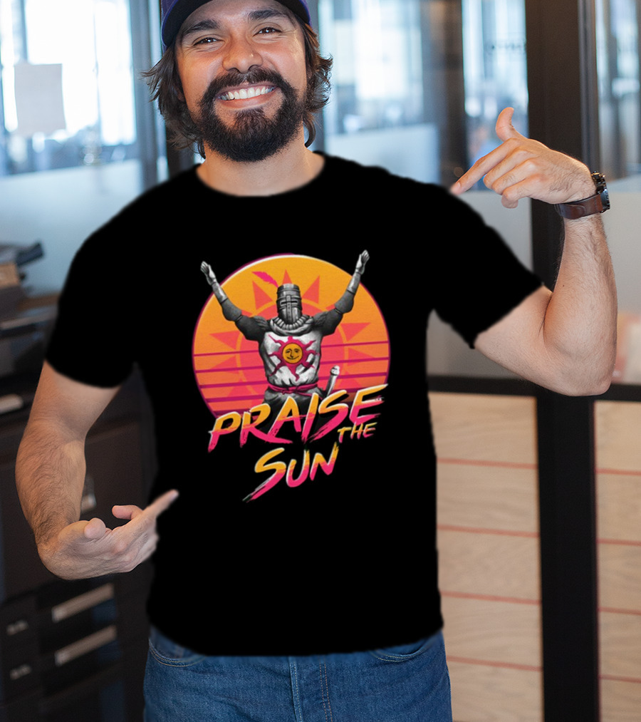 Praise The Sun Solaire Of Astora Dark Souls Knight Retro Sunset T-Shirt