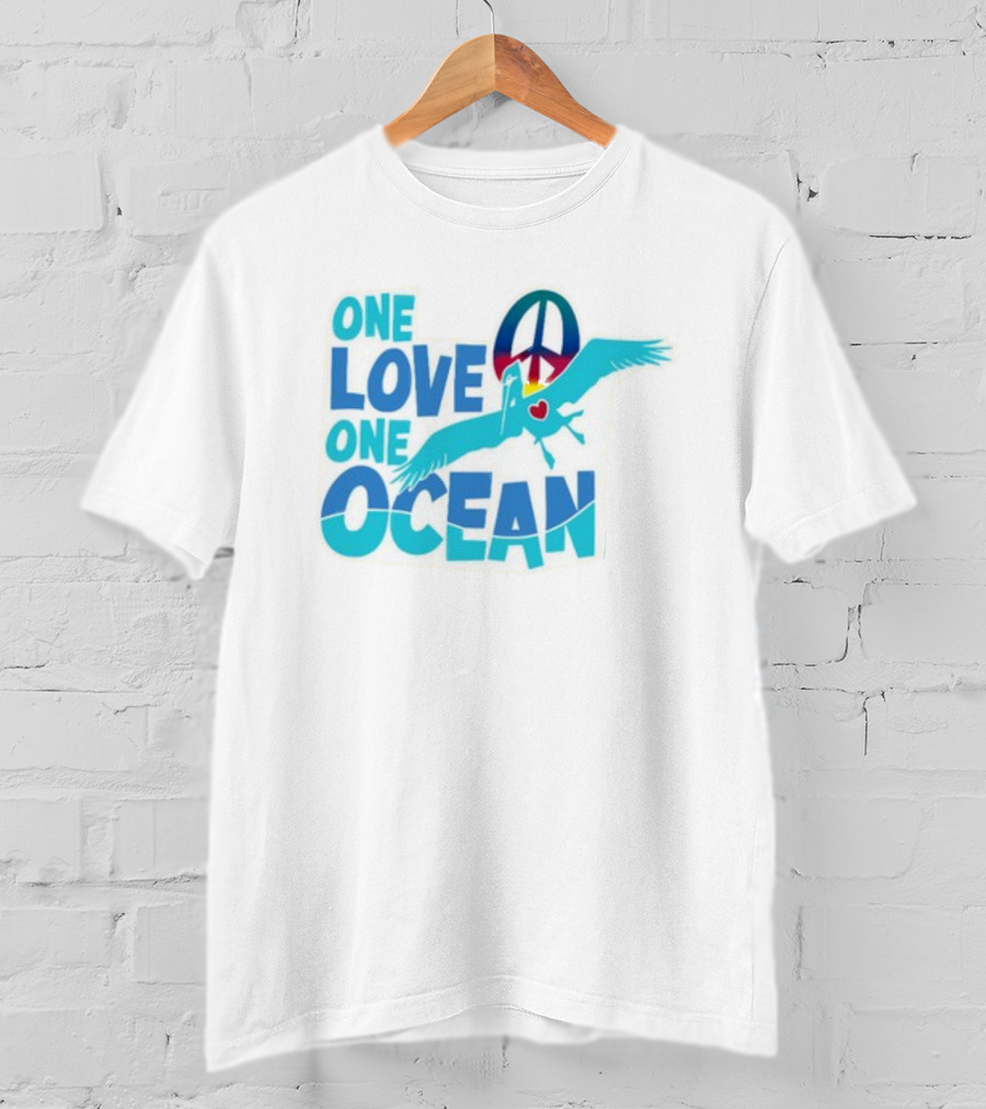 Musician Jimmy Buffett One Love One Ocean Peace Symbol Bird Heart T-Shirt