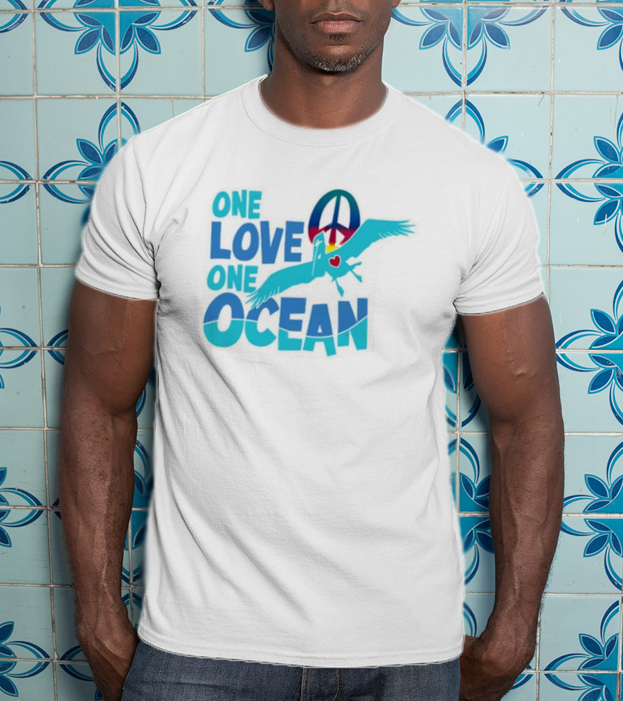 Musician Jimmy Buffett One Love One Ocean Peace Symbol Bird Heart T-Shirt