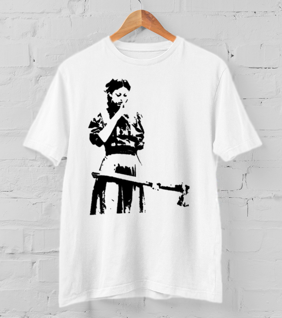 Mia Goth Pearl Film Character With Weapon T-Shirt