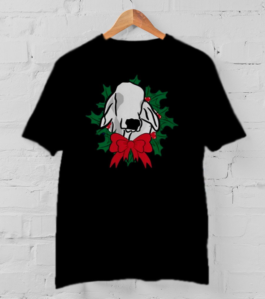 Brahman Cow Head With Festive Christmas Wreath And Bow T-Shirt