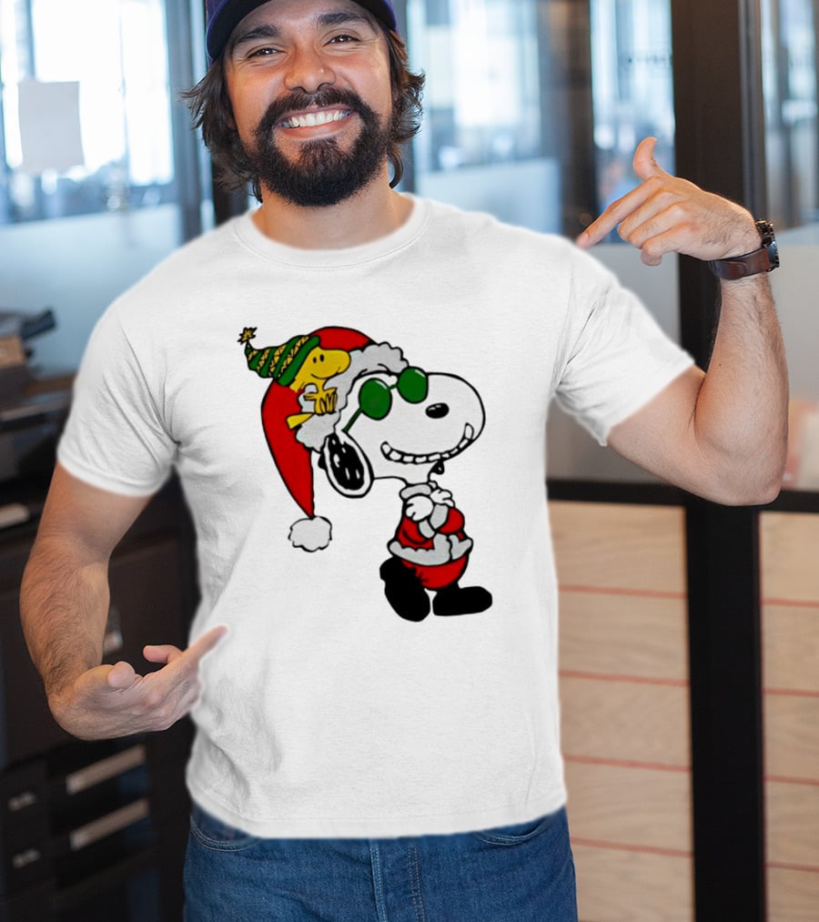 Snoopy And Woodstock Peanuts Merry Christmas Santa Hat And Sunglasses T-Shirt