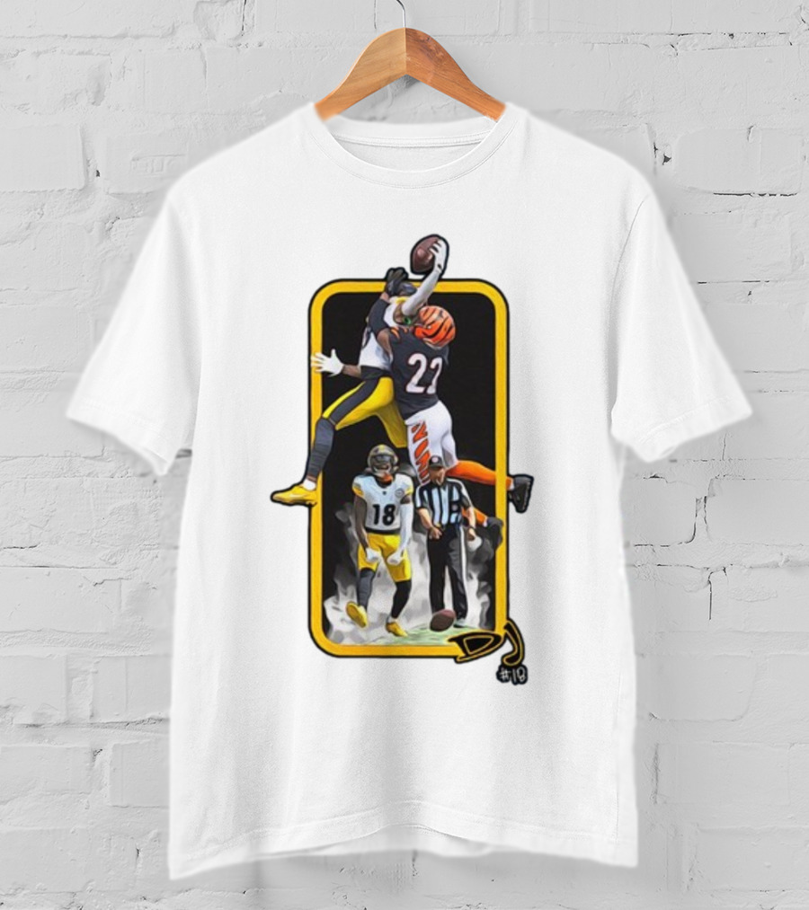 DJ #18 Big Play Football Match Jump Clash T-Shirt