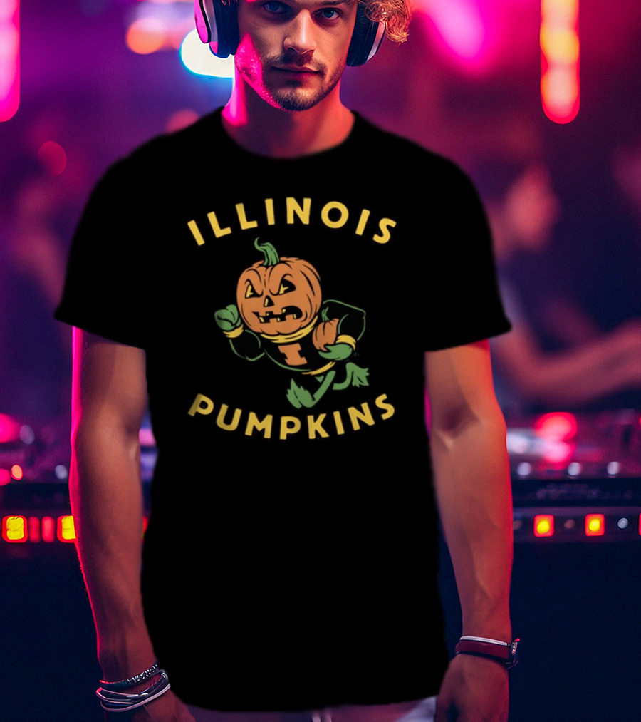 Harebraineddesign Illinois Pumpkins Mascot Creepy Jack-O’-Lantern Football Player T-Shirt