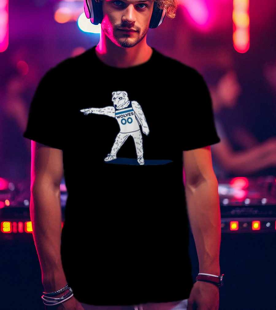 Wolves 00 Basketball Mascot Posing T-Shirt