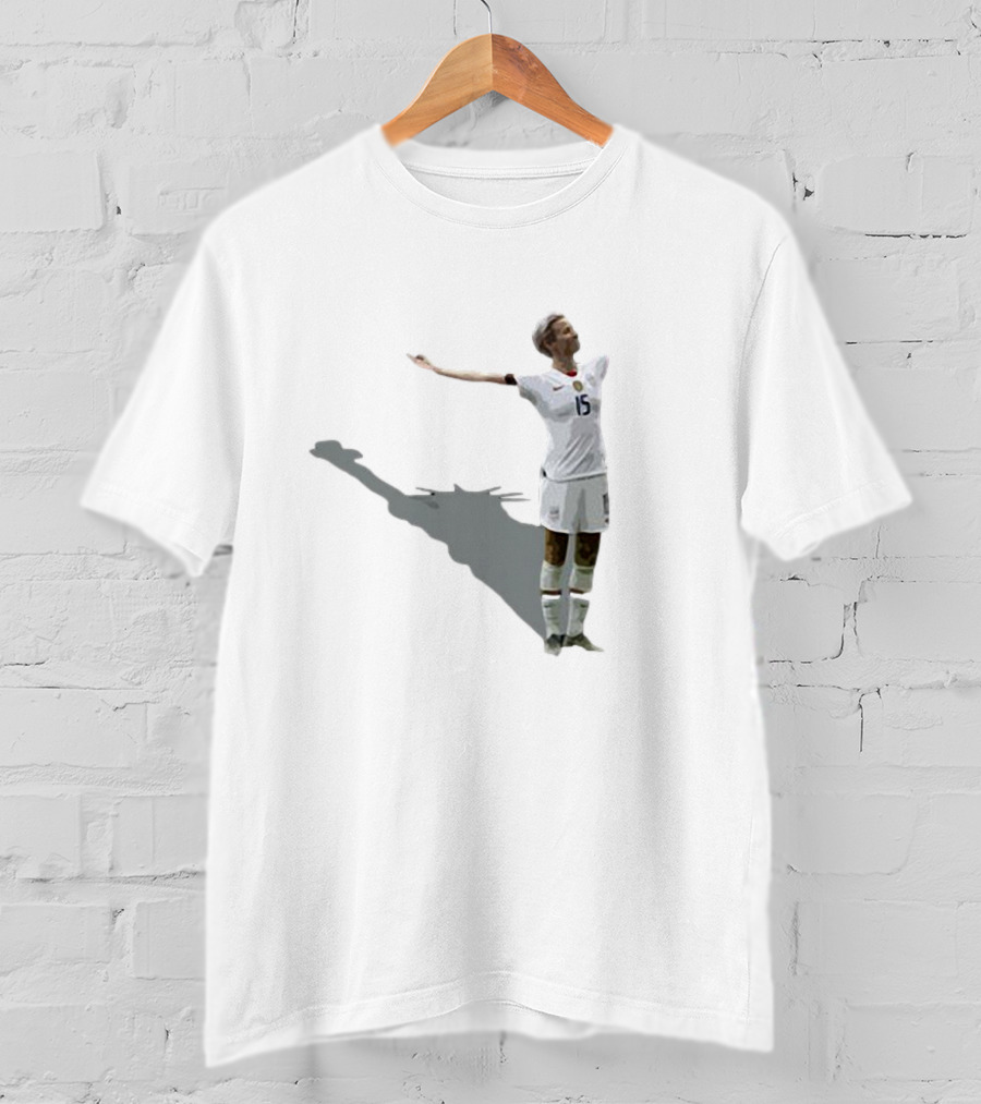 Megan Rapinoe Women's Soccer USA Celebration Statue Of Liberty Shadow T-Shirt