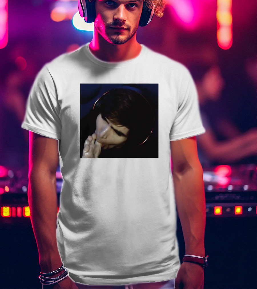 Streamer Damon Fizzy Toe Sucking Image With Headphones T-Shirt