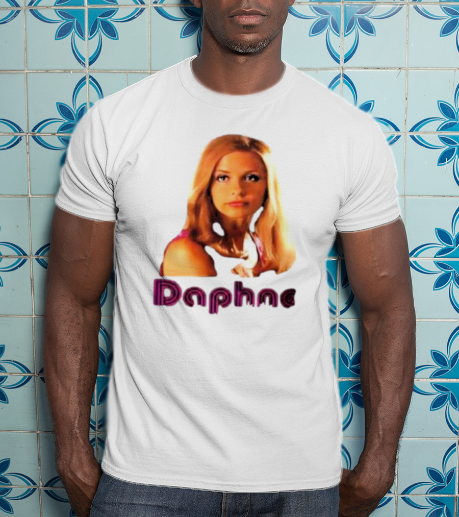 Sarah Michelle Gellar As Daphne In Scooby-Doo Movie T-Shirt