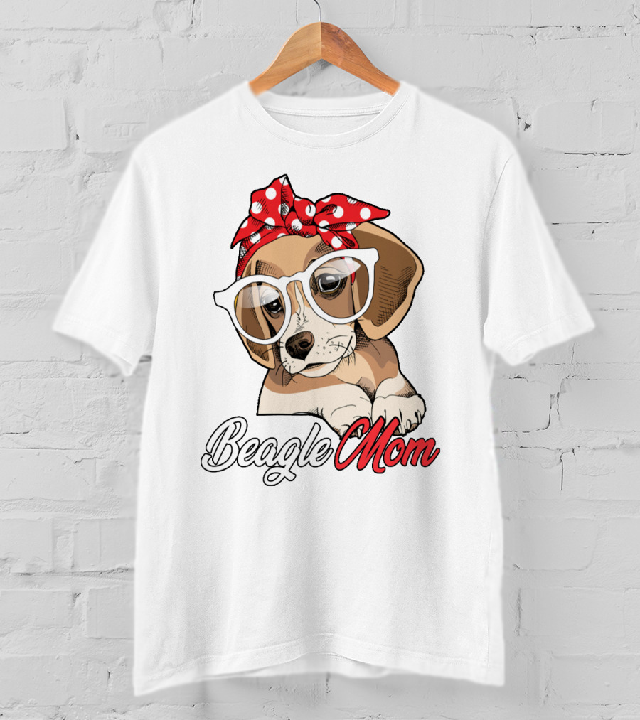 Beagle Mom Cute Beagle Dog With Glasses And Red Polka Dot Bandana T-Shirt