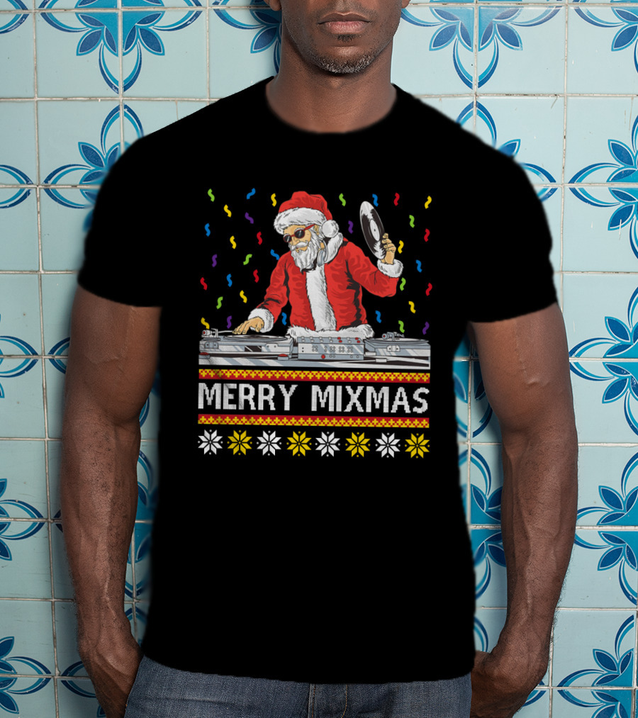 Santa DJ Merry Mixmas Festival DJing With Turntable And Vinyl T-Shirt