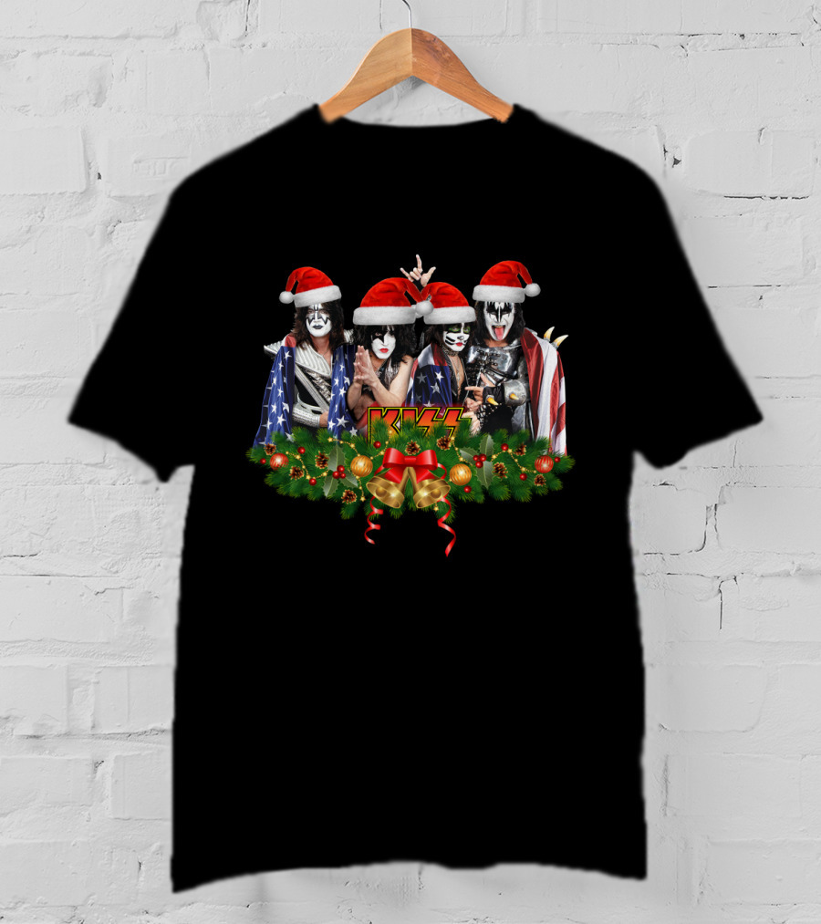 Kiss Band Christmas Santa Hats And Festive Wreath T-Shirt
