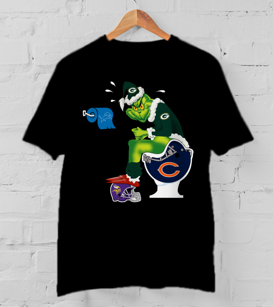 Packers Grinch Sitting On Bears Toilet Using Lions Paper With Vikings Helmet Shoes T-Shirt