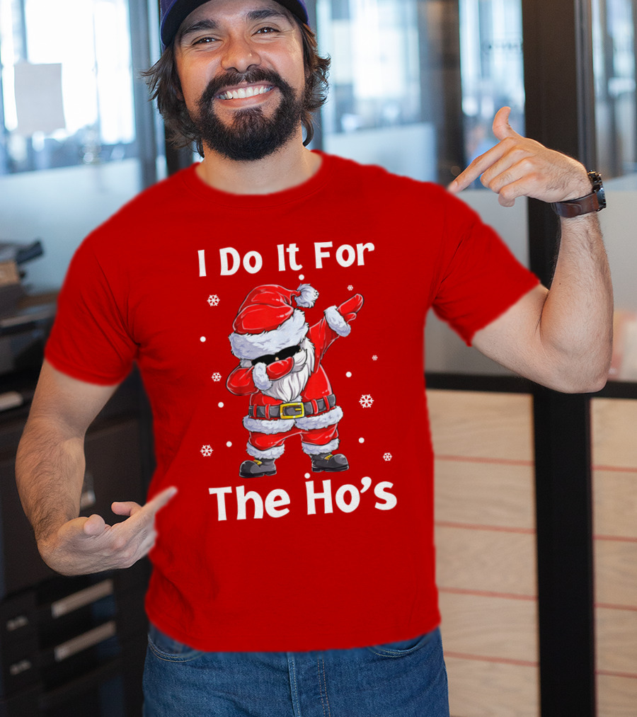 Dabbing Santa I Do It For The Ho's Christmas Outfit With Snowflakes T-Shirt