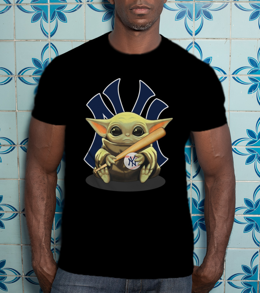 Baby Yoda Hug New York Yankees Baseball Bat T-Shirt