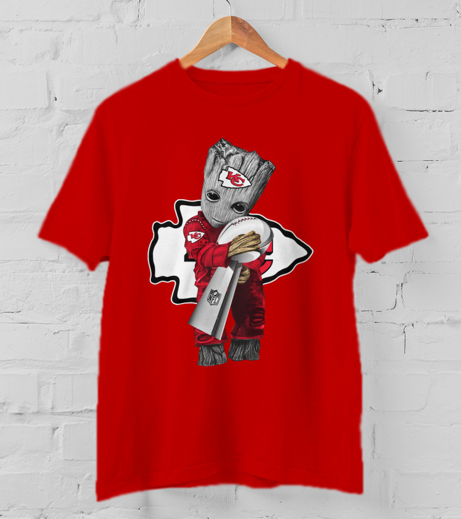 Chiefs Groot Embrace Vince Lombardi Trophy NFL T-Shirt