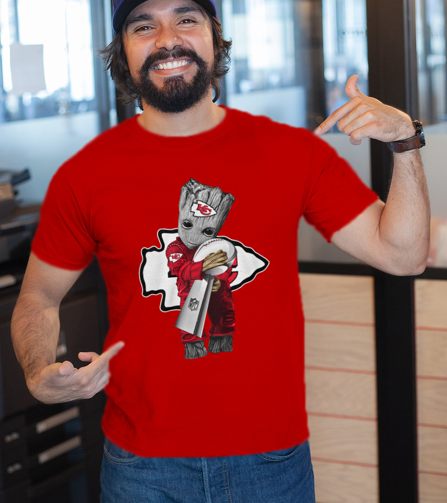 Chiefs Groot Embrace Vince Lombardi Trophy NFL T-Shirt