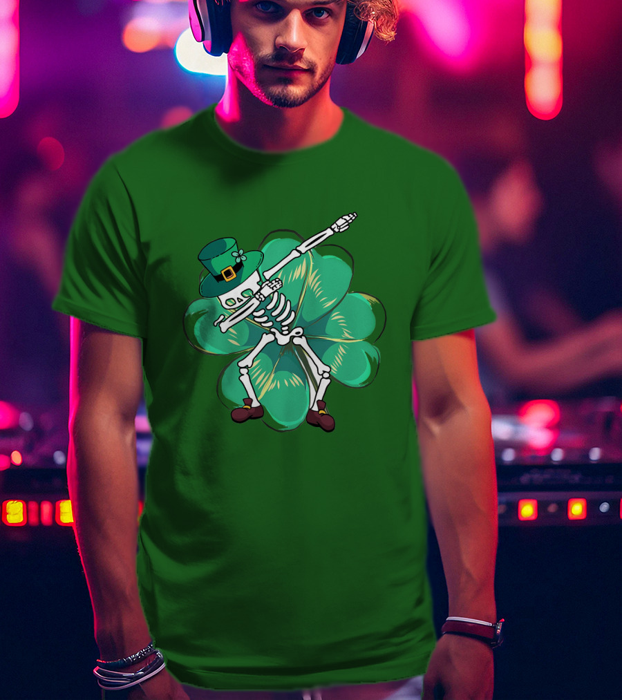 St Patrick's Day Skeleton Dabbing Leprechaun Clover T-Shirt