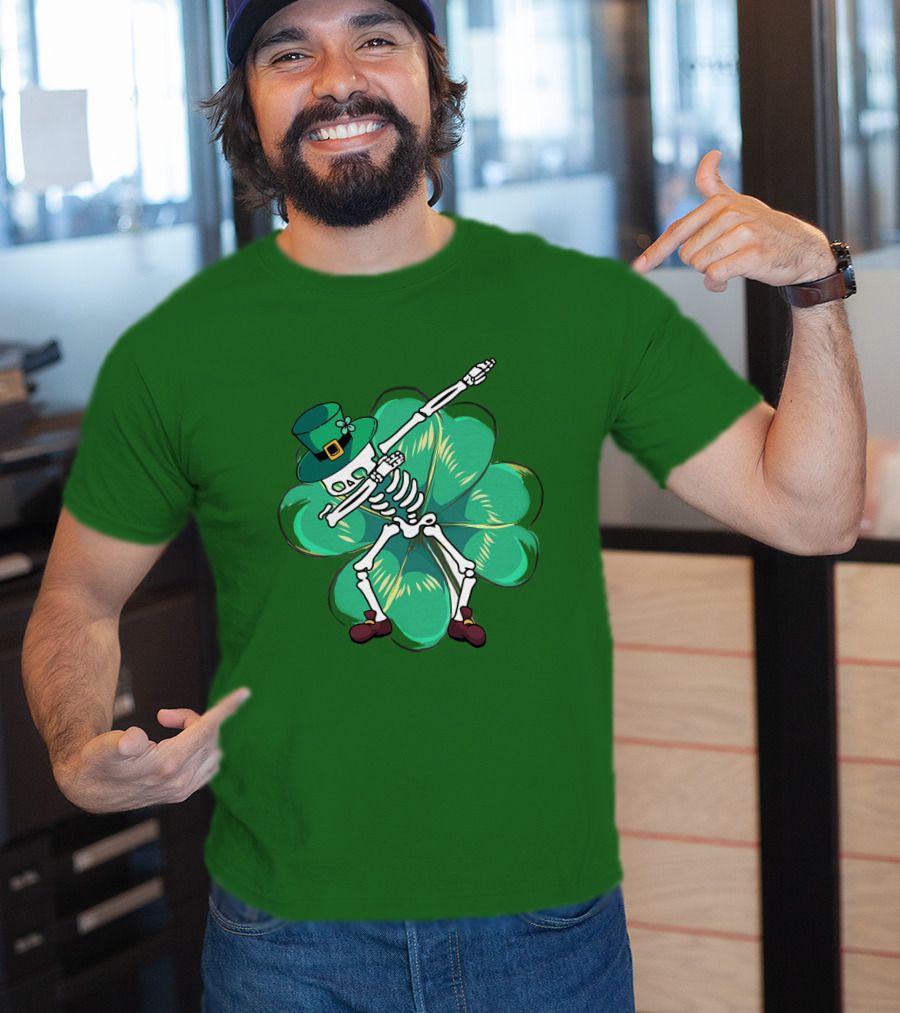 St Patrick's Day Skeleton Dabbing Leprechaun Clover T-Shirt