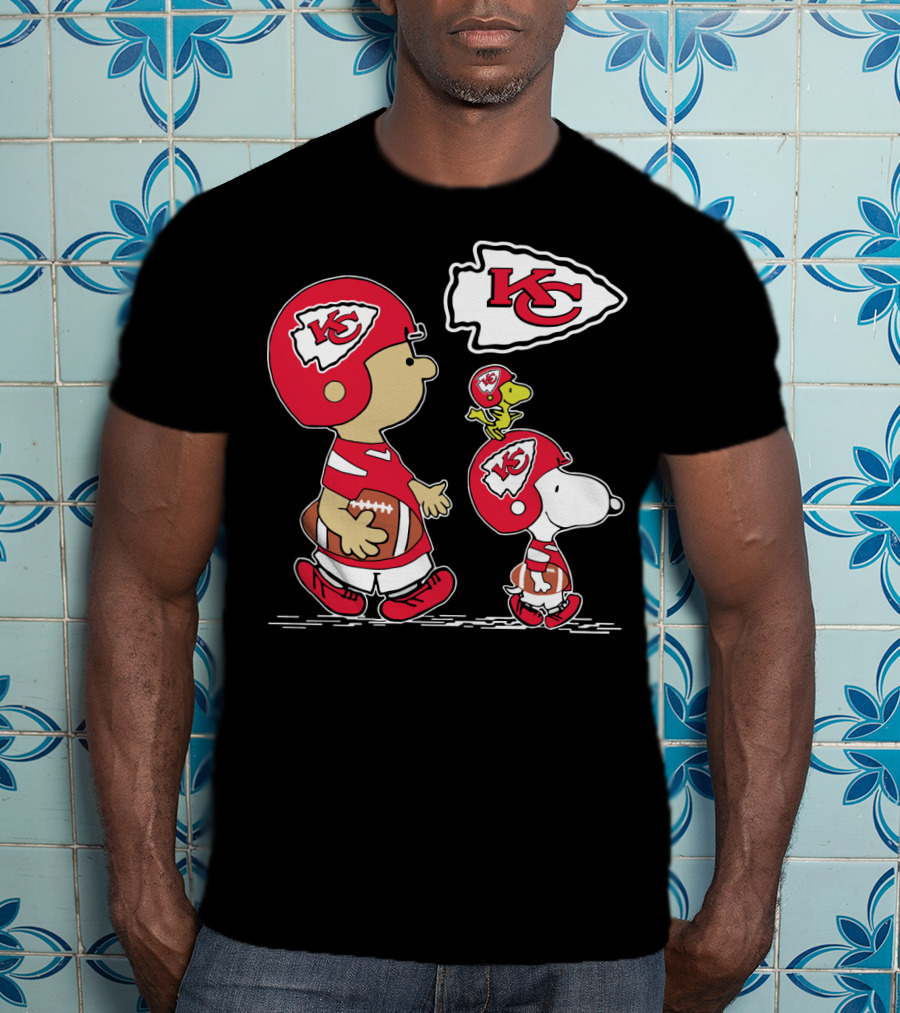 Kansas City Chiefs Christmas Peanuts Cute Football Characters T-Shirt
